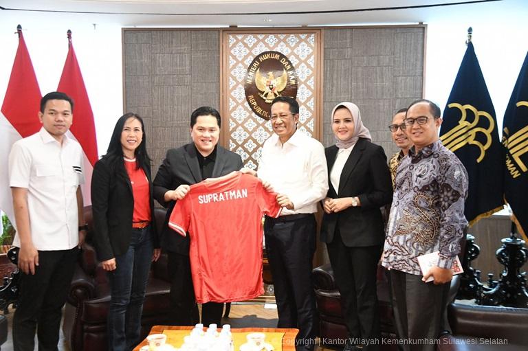 Beri Naturalisasi Kemenkumham Dukung Jalan Timnas Indonesia Menuju Piala Dunia 20261