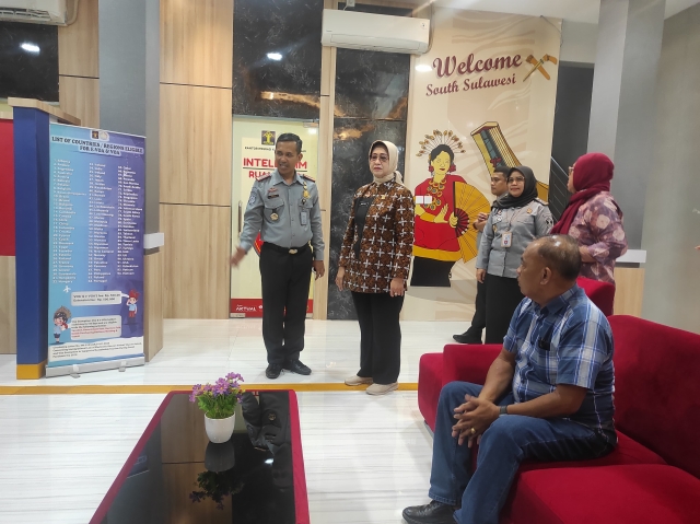 Ditjen HAM Bersama Kanwil Kemenkumham Sulsel Monitoring Pelayanan Publik Berbasis HAM di 5 UPT se Kota Makassar dan Maros