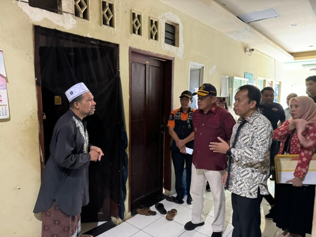 Kapus Litbang Hukum BSK Kemenkumham Meninjau Community House Pengungsi di Makassar