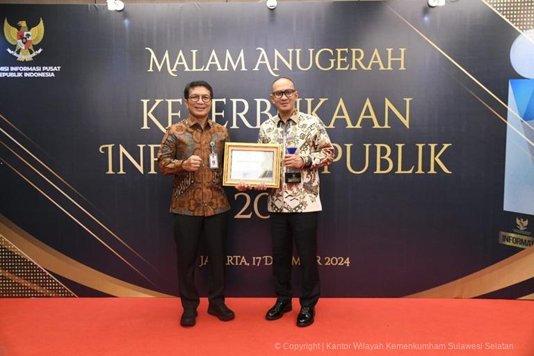 Kemenkum Raih Terbaik ke 3 Anugerah Keterbukaan Informasi Publik 2024