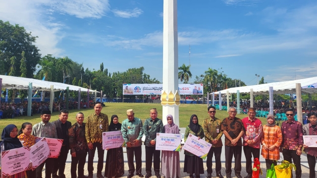 Kemenkumham Sulsel Serahkan 50 Pencatatan KI Komunal pada HUT Kabupaten Wajo1