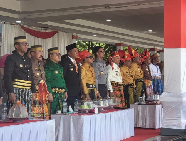 Kemenkumham Sulsel Serahkan Sertifikat KI Komunal Gantala Jarang pada HUT Kab. Jeneponto