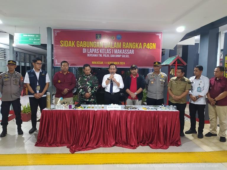 Komitmen Kanwil Kemenkum HAM Sulsel Bebas Halinar Agung Aribawa Gandeng TNI POLRI dan BNNP pimpin Sidak dan Tes Urine