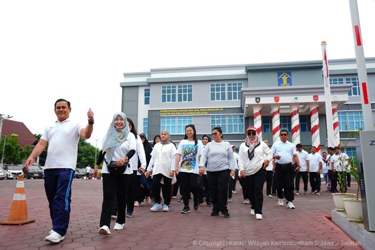 Pegawai Kanwil Kemenkumham Sulsel Olahraga Bersama