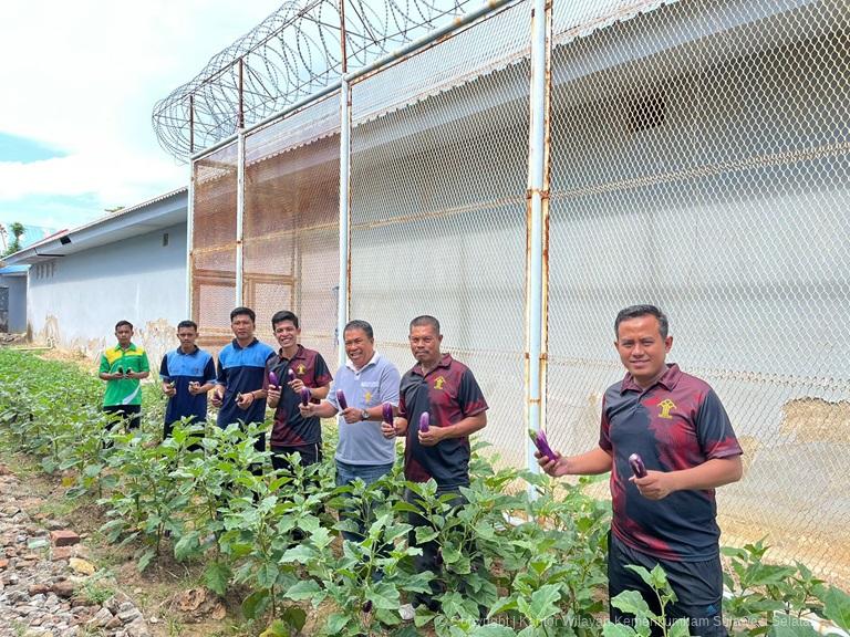 Rutan Sinjai Laksanakan Program Ketahanan Pangan Fokus pada Budidaya Pertanian dan Peternakan1